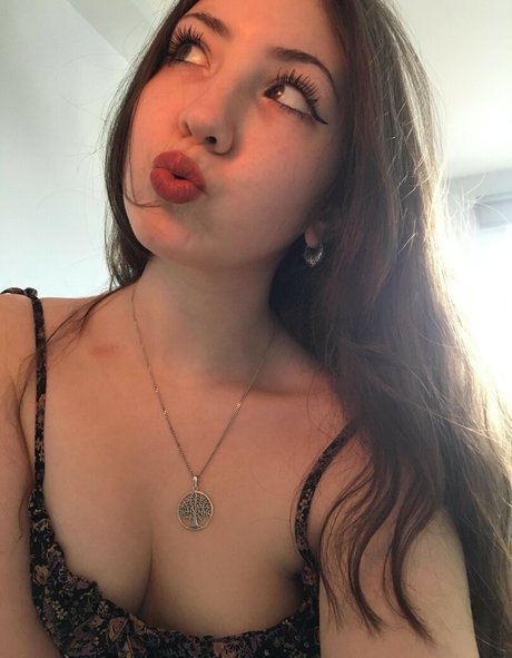 uwubrat セクシーモデル 画像