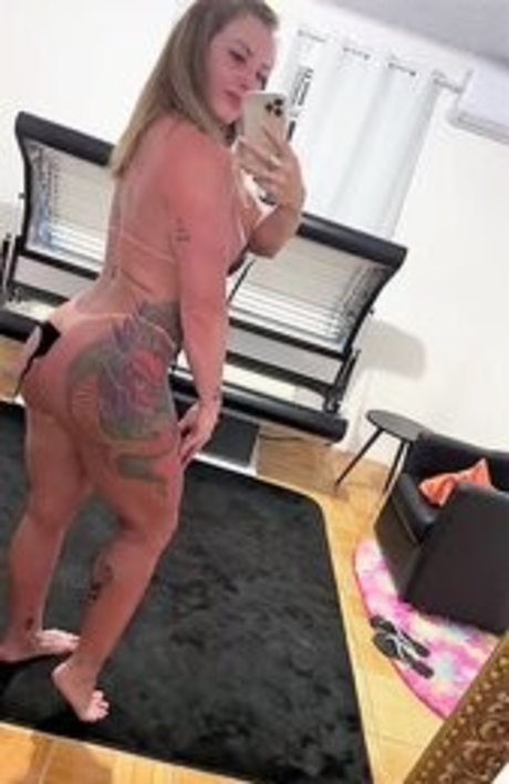 Carla Kirinus 完璧なスター 画像