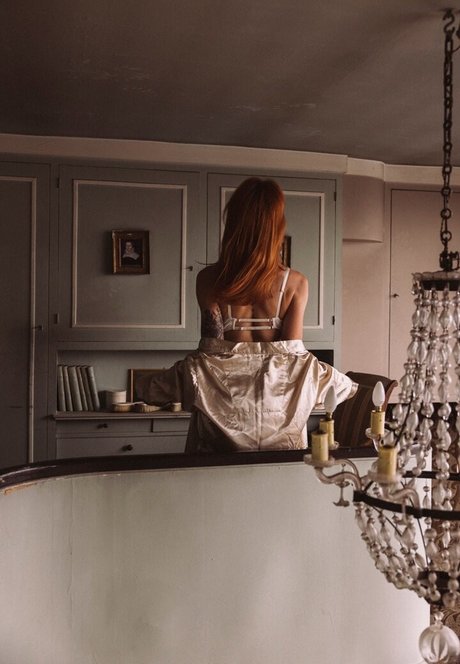 Otter mood ヌード女優 写真