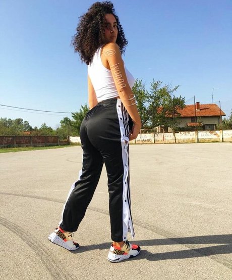 Ivana S_ ホットなモデル 画像