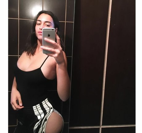 Ivana S_ ヌードスター 写真