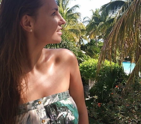 Laura Wontorra トップポルノスター ギャラリー