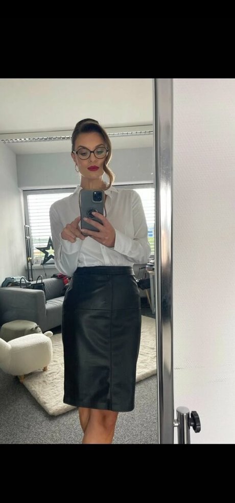 Laura Wontorra 美しいモデル 画像