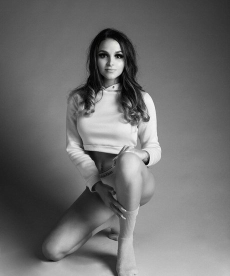 vajaikittii21 ポルノモデル 写真