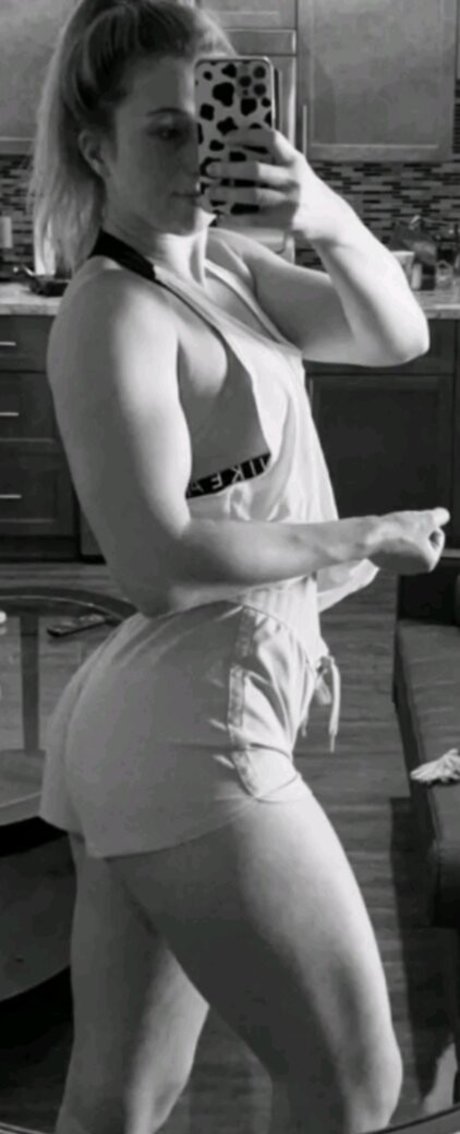 Maddie Dorrell ポルノスター 写真