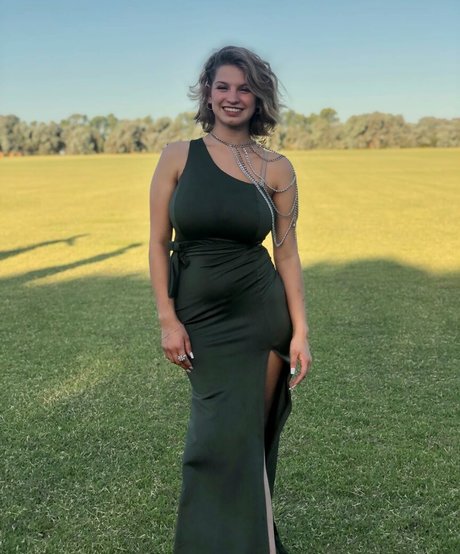 Abigail Maison 無料モデル 写真