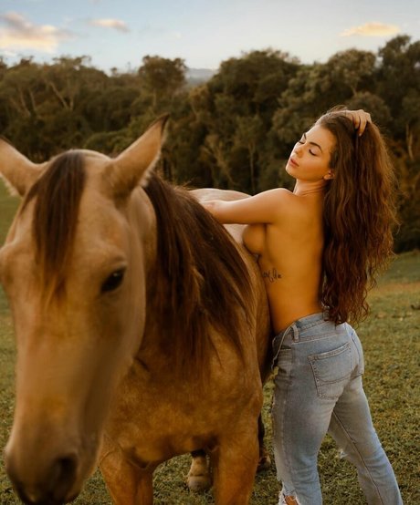 Nagela Barros ポルノ女優 画像