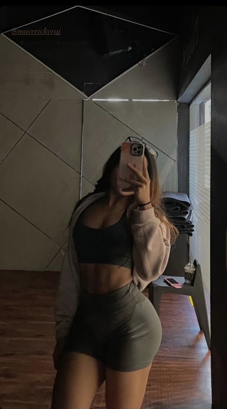 Unnati Patwa 無料女優 写真