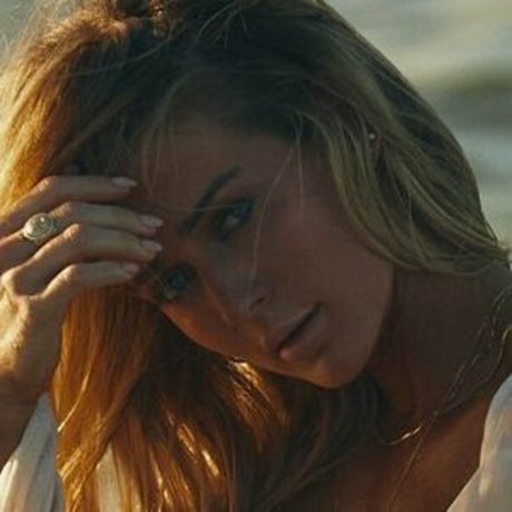 English Alexander 裸のモデル 写真