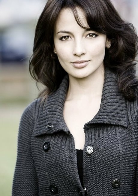 Alin Sumarwata 美しいスター 画像