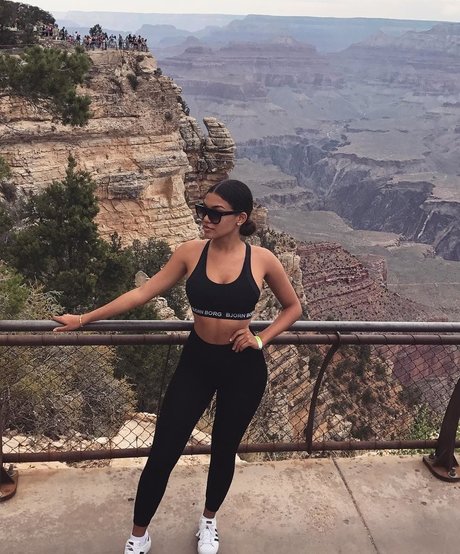 Tiona Fernan アダルトモデル 写真