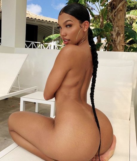 Tiona Fernan セクシーなポルノスター ギャラリー