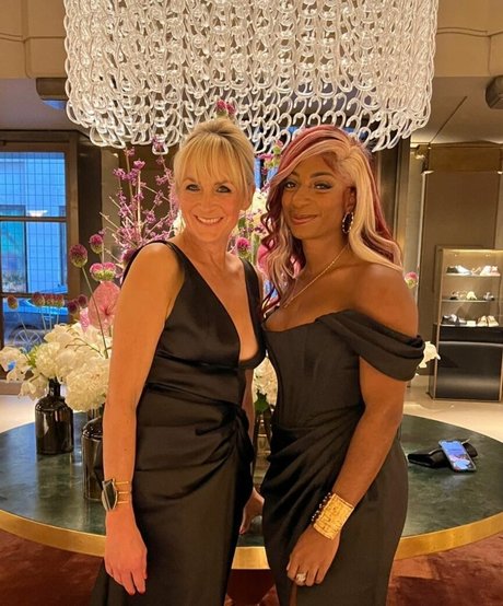 Kadeena Cox かわいいポルノスター ギャラリー