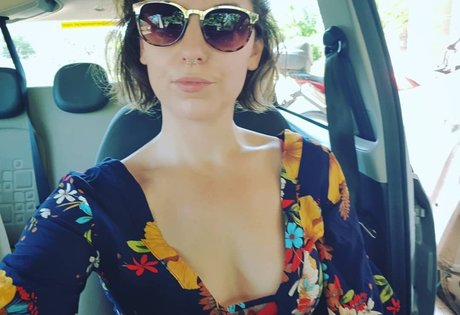 Irina Mirella xxxポルノスター 写真