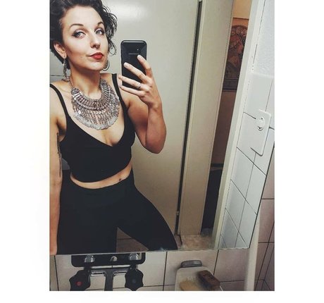 Irina Mirella スターセックス ギャラリー