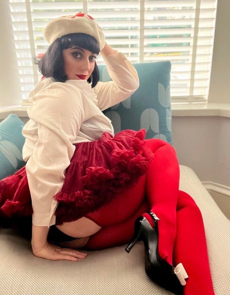 loveitwithlynsey ポルノスター アート 写真