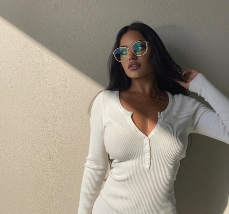 ビキニストリップOnlyFans ホットポルノ 写真