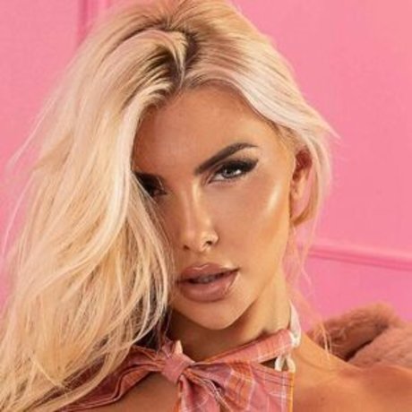 Montse Roura profile image