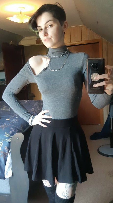 小さいチンポOnlyFans ヌード 写真