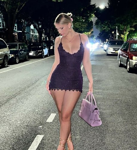 Cluelessthot ポルノ女優 写真