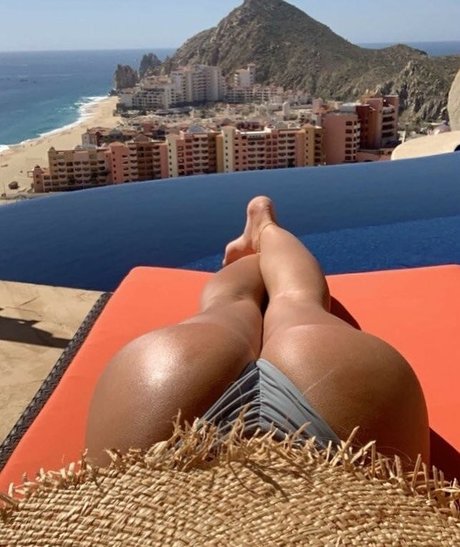 女子高生OnlyFans 無料ヌード 写真