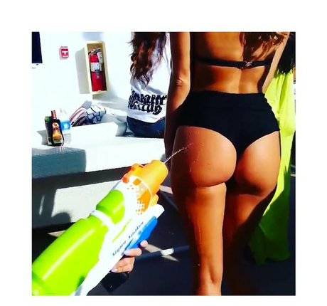 Casi Davies 完璧なモデル 写真