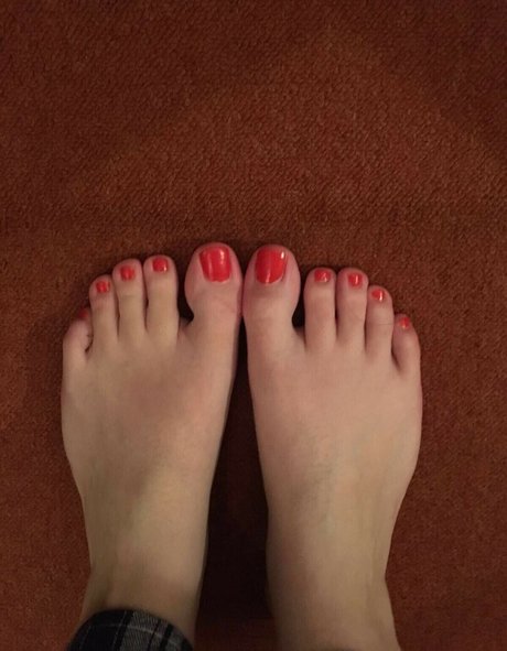 アジア人フィンドムOnlyFans ホットヌード ギャラリー