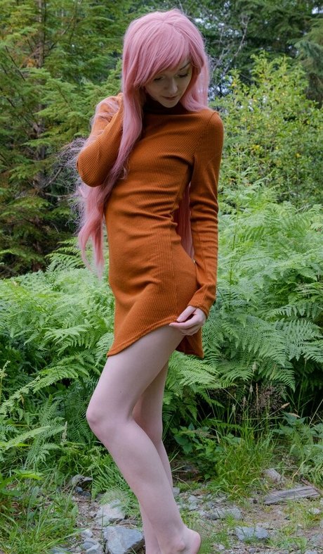 LovelyLunaC ポルノモデル 写真