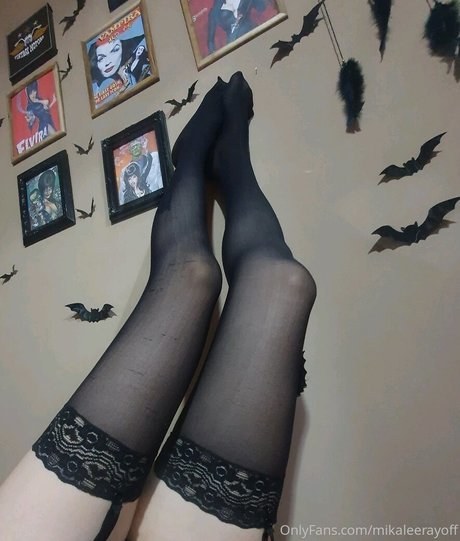 Mika Lee Ray 裸モデル 写真