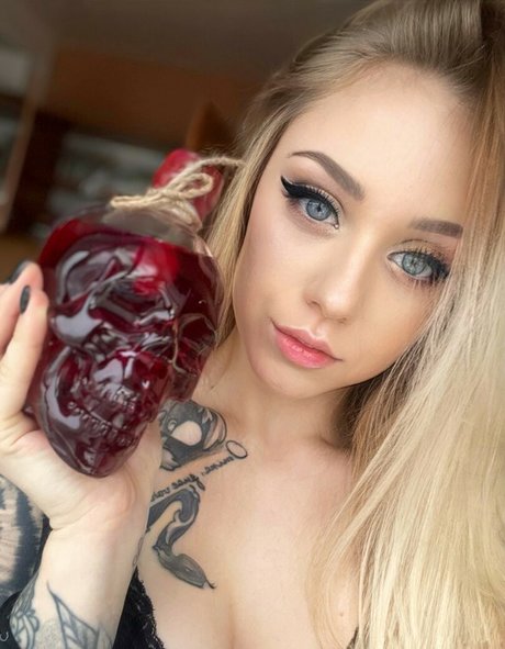 完璧なボディ OnlyFans 美しい裸 写真