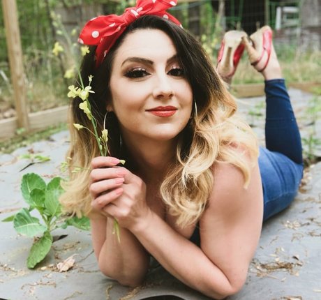 Katy Beaver 美しい女優 写真