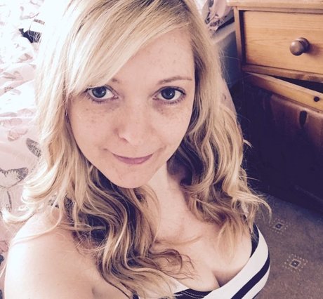 OnlyFansを無効にしました 裸 写真