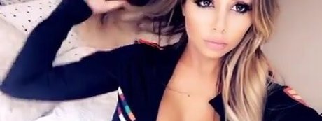 おばあちゃんの巨乳OnlyFans xxx 写真