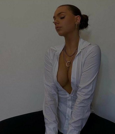 charlotte maynard ポルノスター 美しい 写真