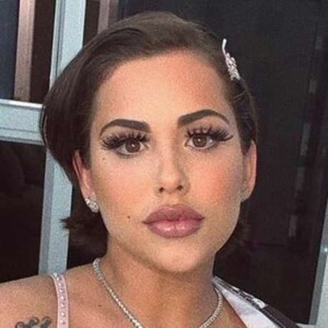 曲線美の赤毛OnlyFans アダルト ギャラリー