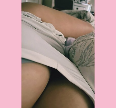 公共の場での猫のOnlyFans アートxxx 写真