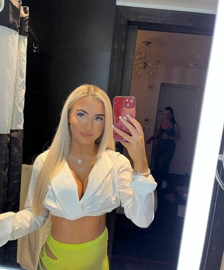 Beth Tucker トップ女優 ギャラリー