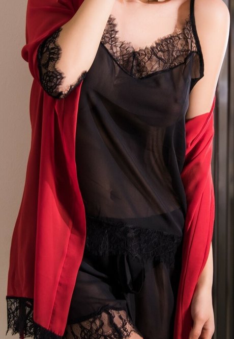 alexandra Domnita ポルノスター ホット 画像