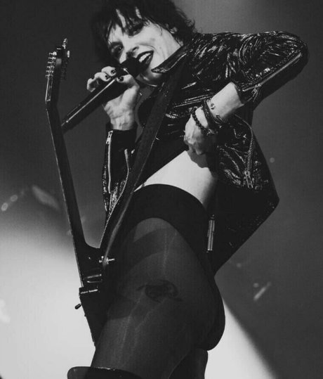 ティーンプッシーOnlyFans アート裸 ギャラリー