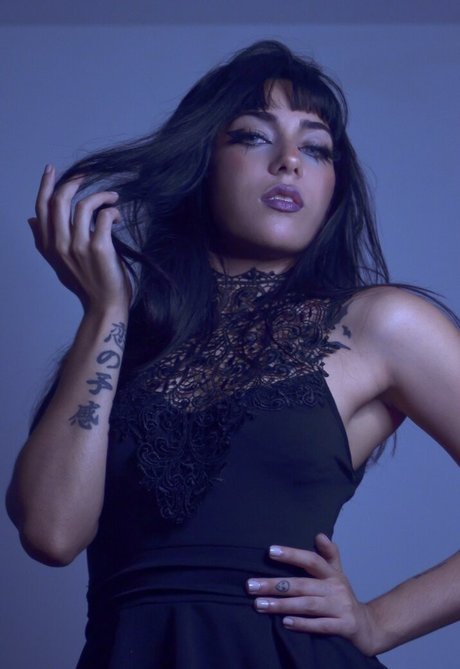 Laylahearts66 アートモデル 画像