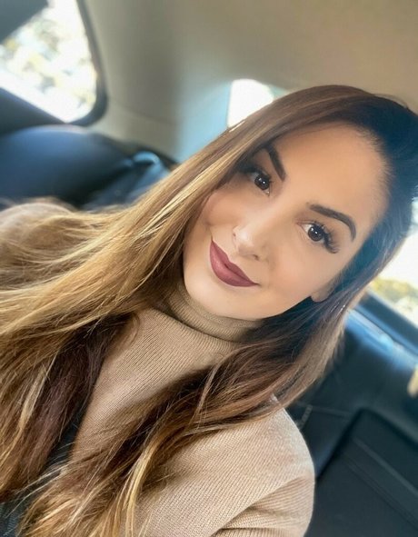 Sloane Skipper Wolf ヌードスター ギャラリー