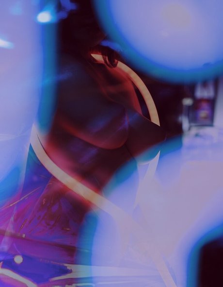 Mavis Pan セックスモデル 写真