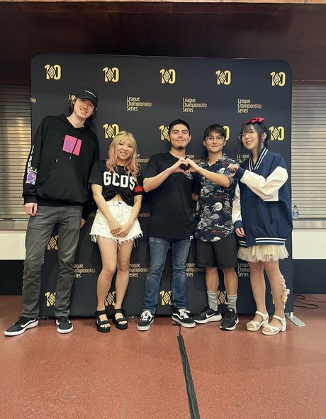 Yvonneflinetv セックスポルノスター 写真