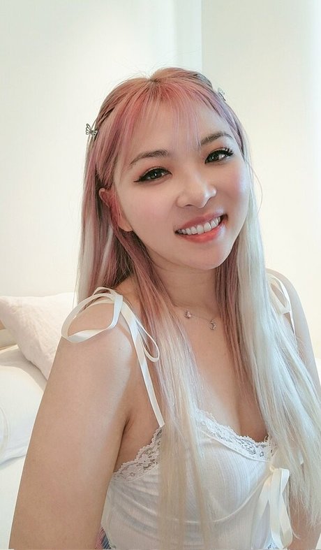 Yvonneflinetv スターセックス 写真