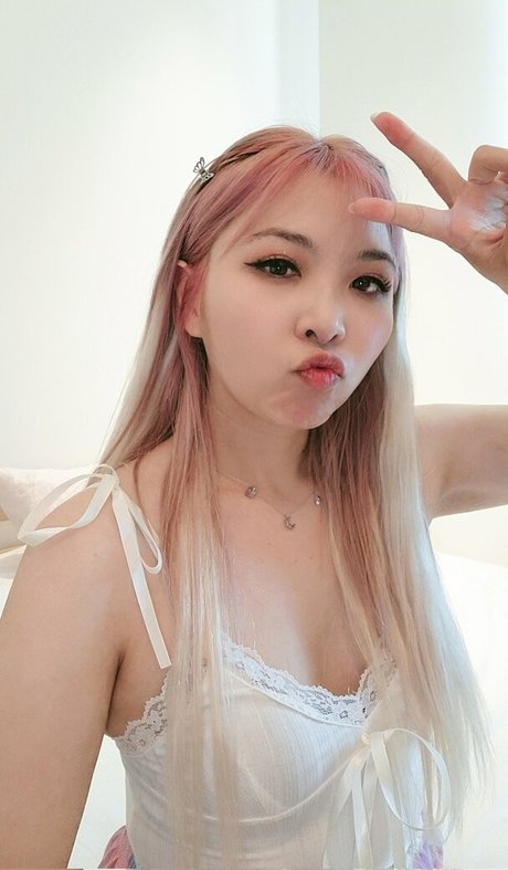 Yvonneflinetv HDスター 画像