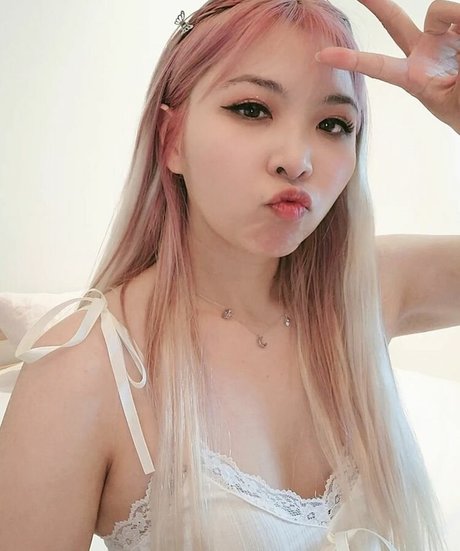 Yvonneflinetv アダルトスター 画像