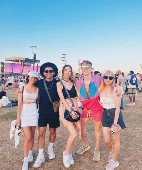 Yvonneflinetv 無料のスター 写真