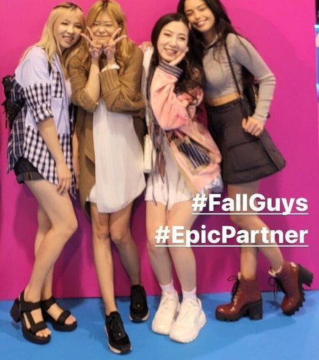 Yvonneflinetv 完璧なポルノスター 画像