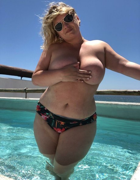 OnlyFansを無効にしました ヌード 画像