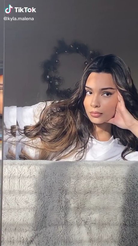 Kyla Malena 完璧なスター 画像